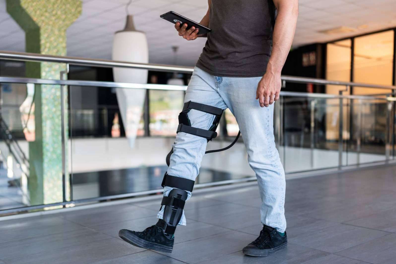 Gogoa refuerza su neurorrehabilitación robótica en Movex Clinics con los exoesqueletos HANK, BELK y Hand of Hope