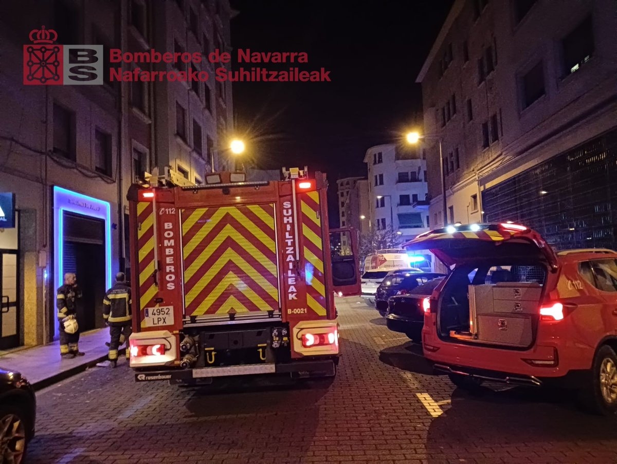 Dos personas trasladadas al HUN tras el incendio de una vivienda en la calle Tafalla