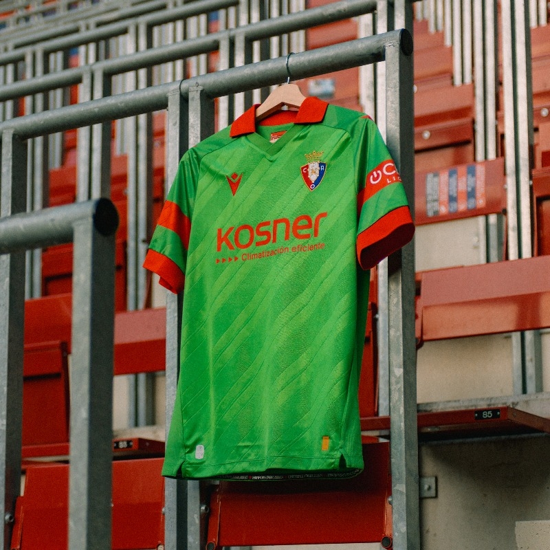 Osasuna rememora la participación rojilla en la UEFA en la segunda equipación