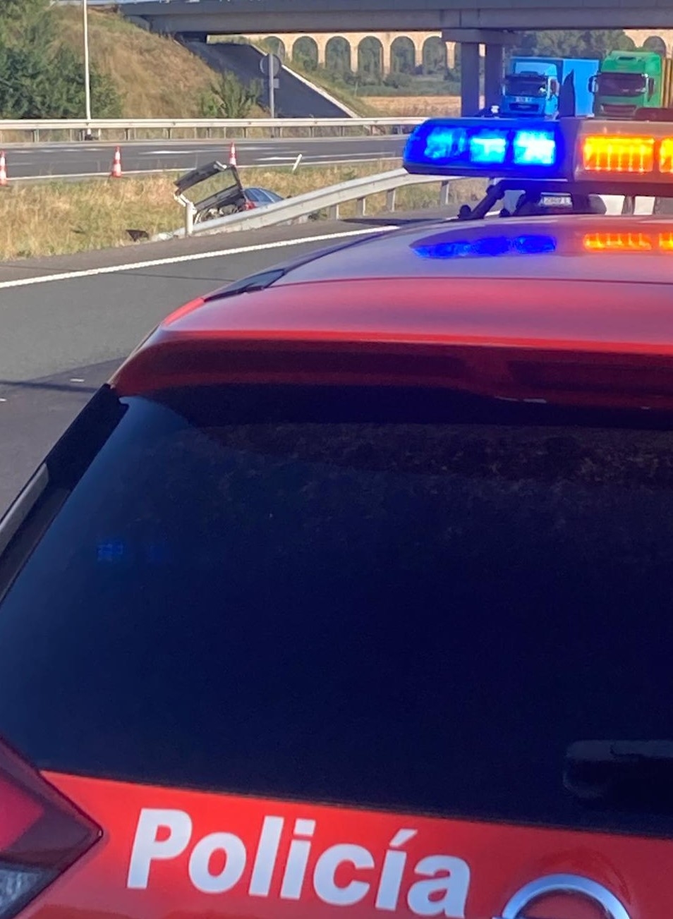 Ilesa tras una aparatosa salida de vía en la AP-15, en Noáin