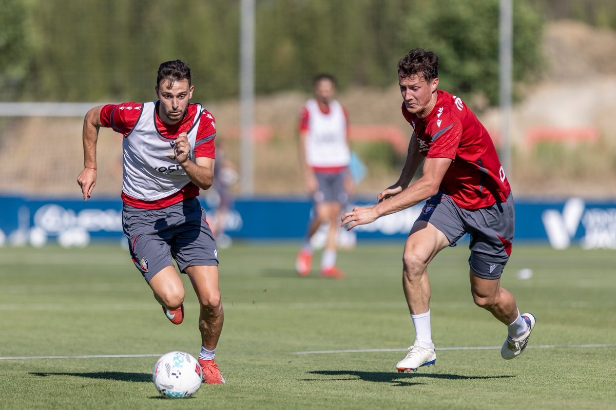 Osasuna continúa preparándose en Tajonar y este sábado se medirá al Lorient en la primera prueba de la pretemporada