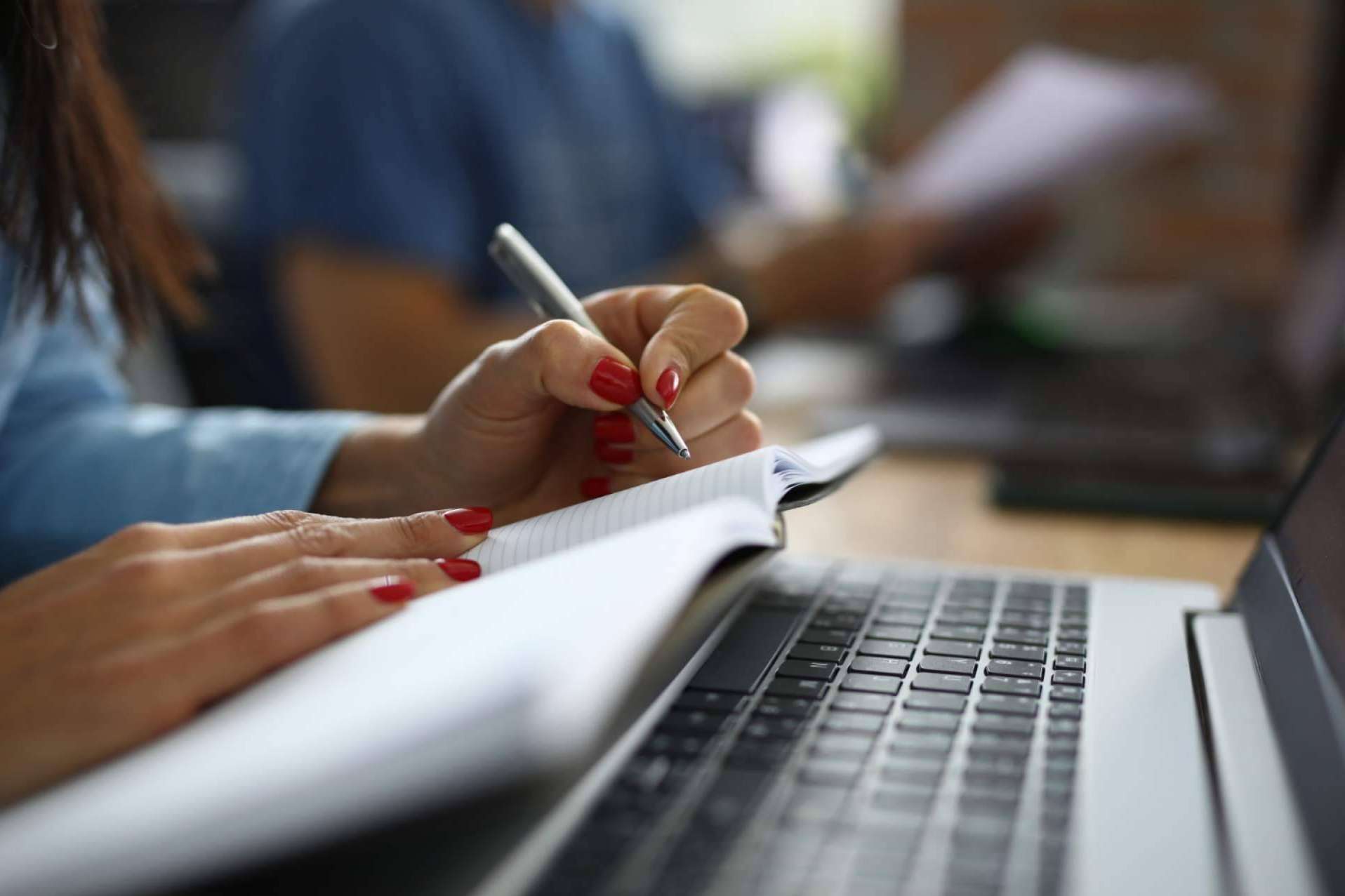 La Academia Ruth Galván lanza una nueva edición de sus cursos online para oposiciones de justicia