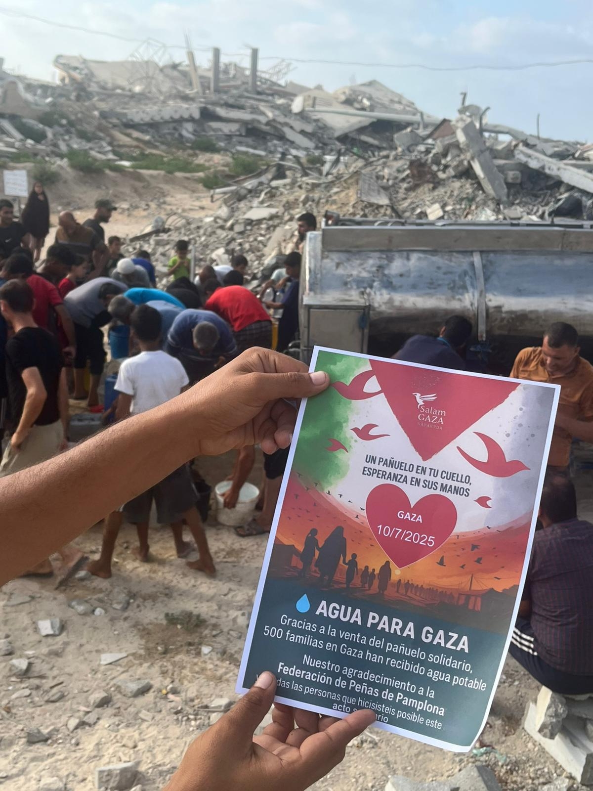 El pañuelo solidario de San Fermín lleva agua y comida a 3.500 personas en Gaza
