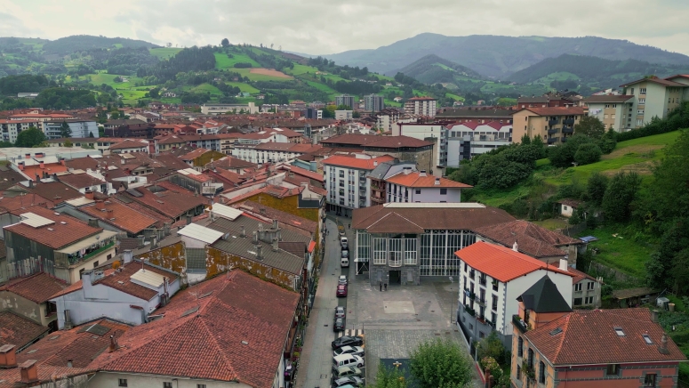 El Ayuntamiento de Azpeitia pide calma tras los incidentes de esta madrugada