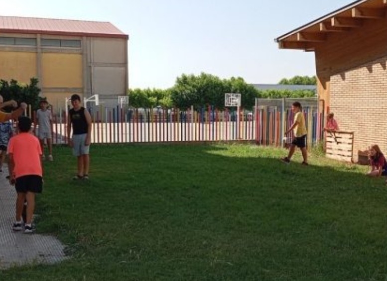 Fustiñana estrena patio escolar transformado por “El patio en metamorfosis”  